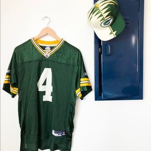 Vintage Favre Greenbay Packers Jersey.